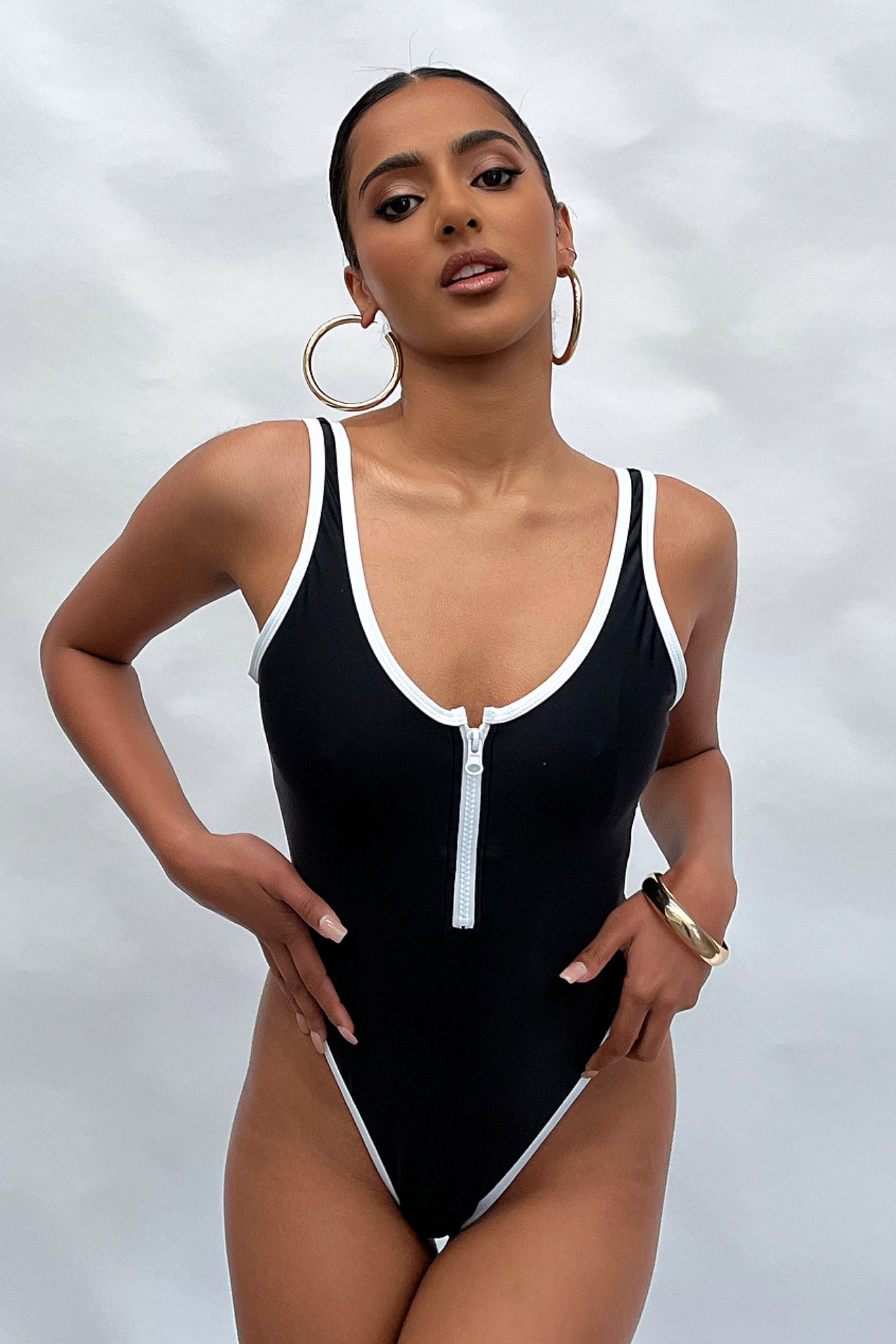 Prime One Piece - Black - Image 2